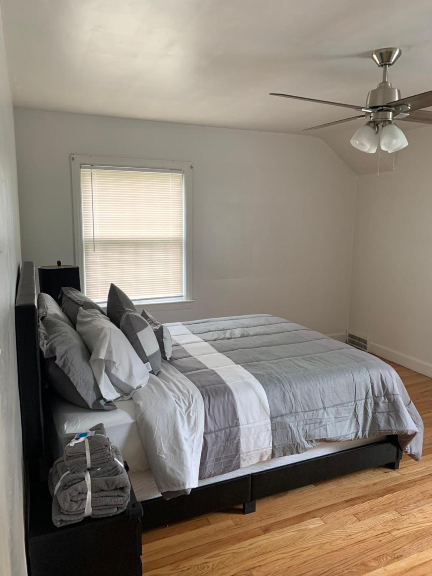 Master Bedroom In Home Away From Home Detroit Ngoại thất bức ảnh